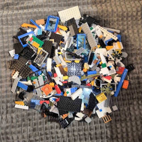 Lego circa 700 pezzi - lego,